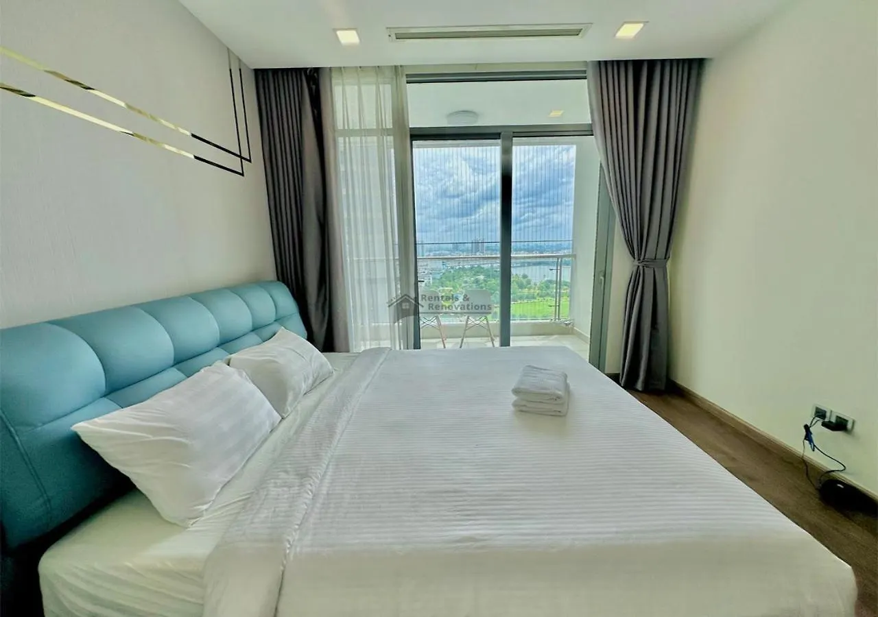The Vinhomes Central Park Apartments - The Buildings Surrounding Landmark 81 Ho Chi Minh City